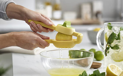 MANUAL SQUEEZE AND TWIST HAND JUICER