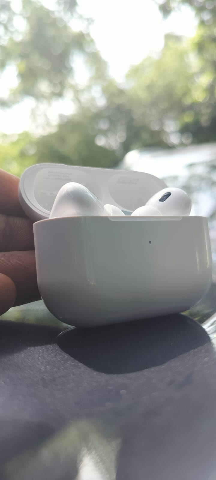 Airpods with free wired earphone